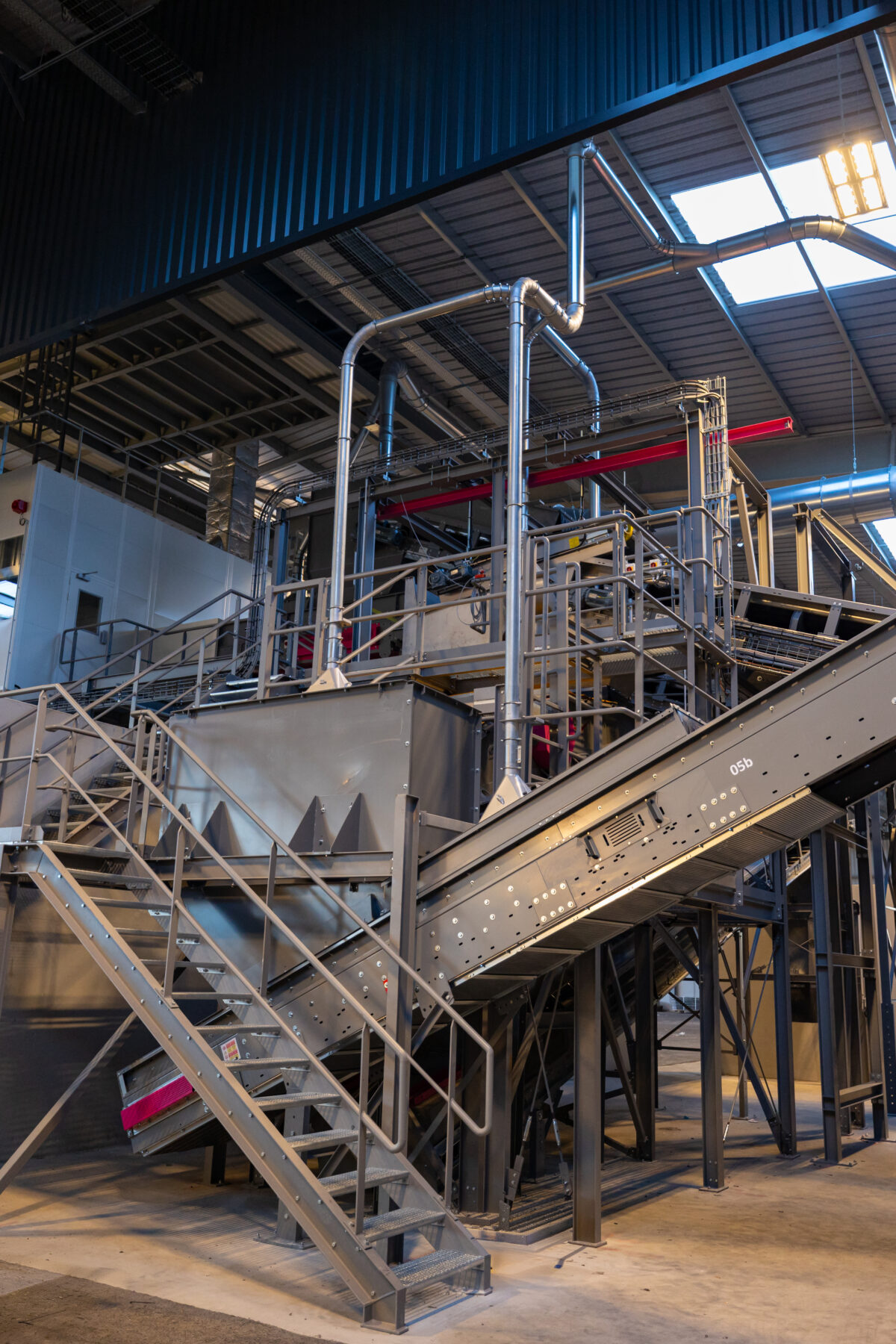 Photo illustrant le centre de tri d'Azura Recyclage