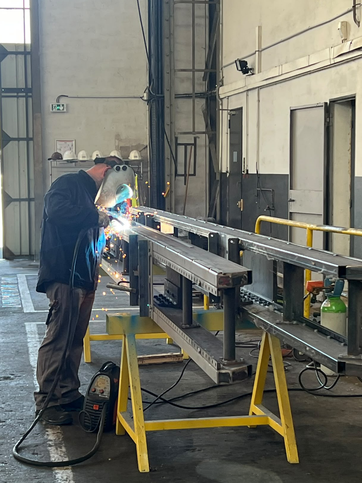 Photo showing the preparation of a ballistic separator paddle maintenance service.